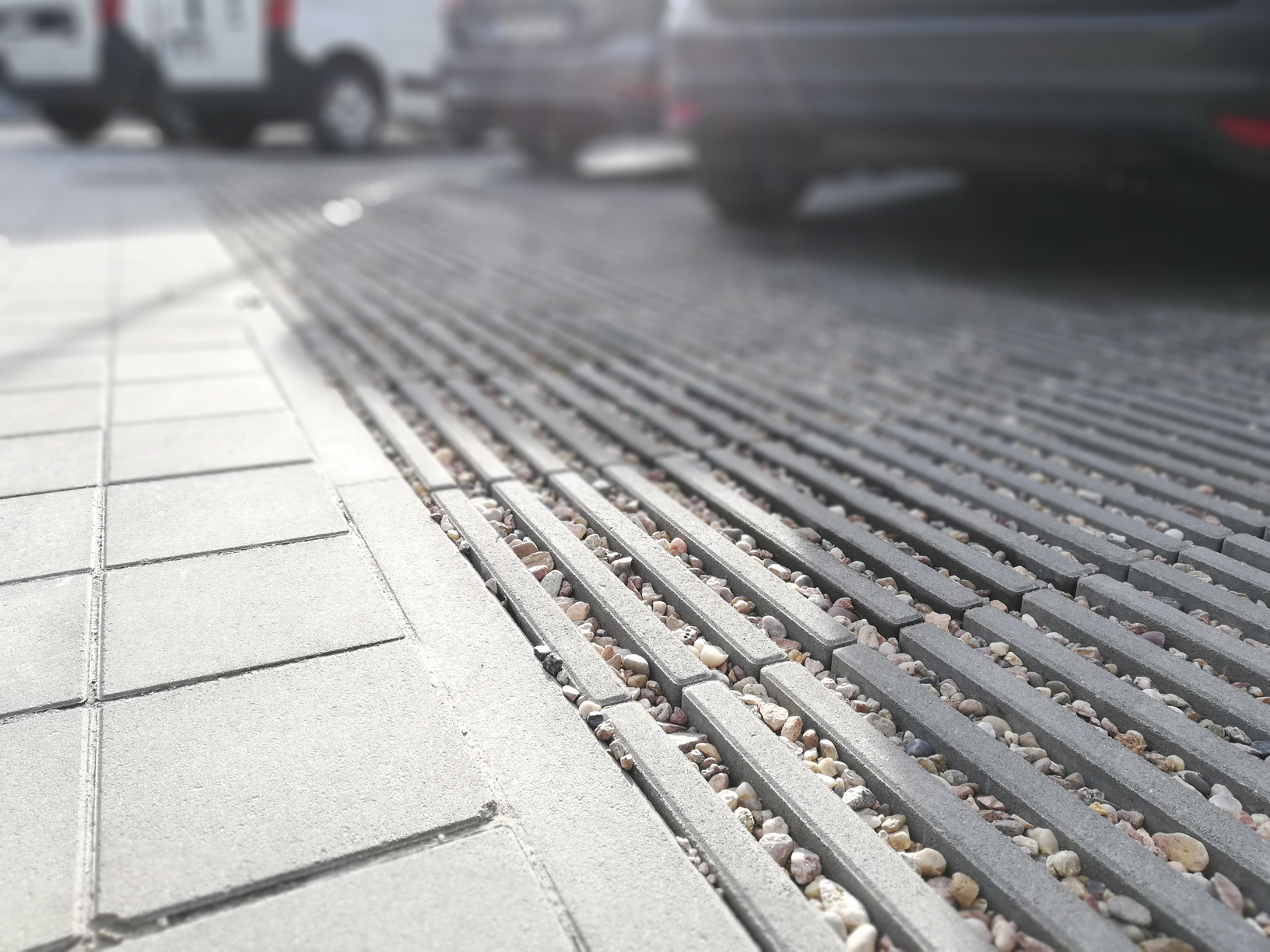 Miejsce parkingowe z płyt ażurowych Ecogratta